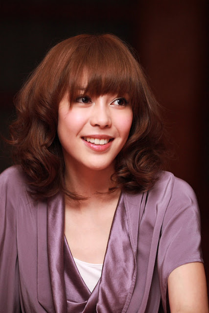 Singapore Celeb Singer Olivia Ong