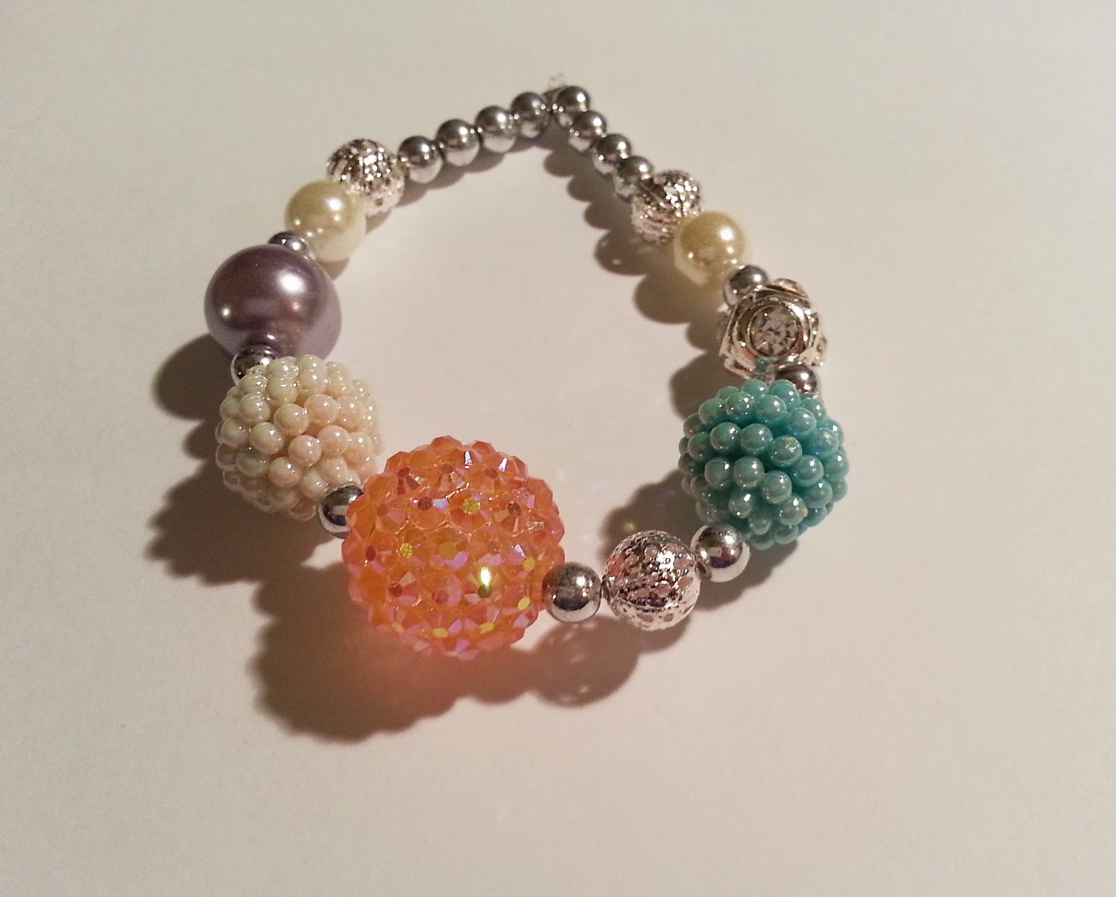 aMAEzing adventures 7 Days of DIY Day 5 Stretch bracelet