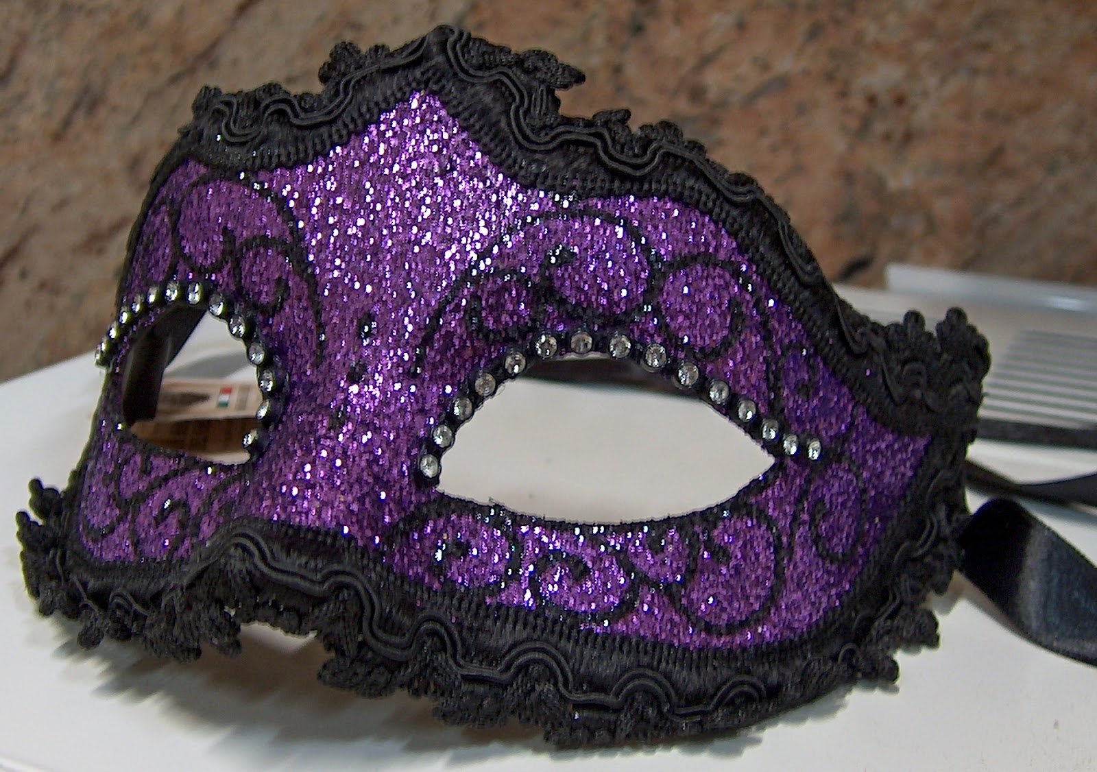 Purple and Black Mask | Gold masquerade mask, Purple halloween, Purple