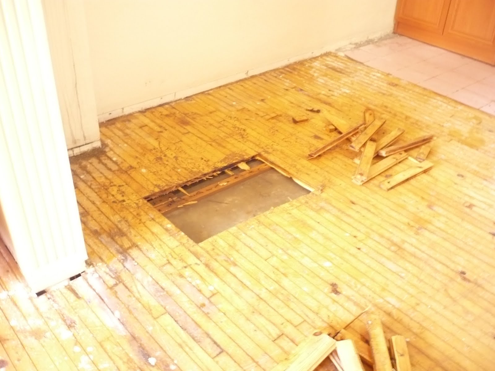Pimapen pencerelerden su giriyor neden? Parke Dekorasyon Su Altinda Kalan Laminat Parke Ahsap Parke Rabitali Parke Urun Tamiri
