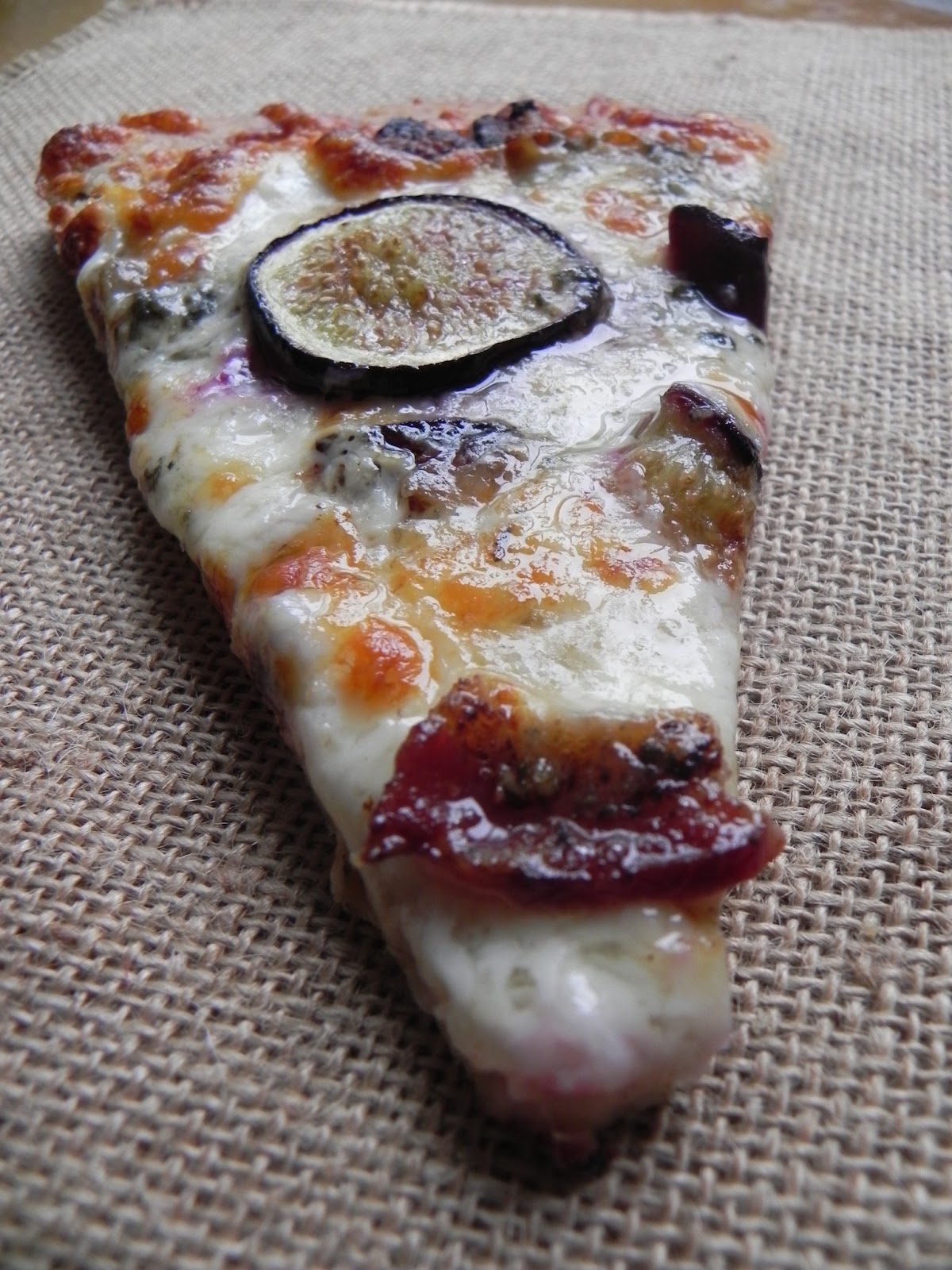 Let Them Eat Healthy Bacon, Blue Cheese & Fig Pizza