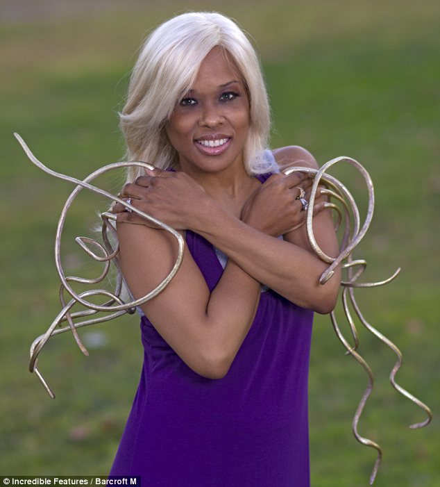 Entertainment News Singer with longest nails in the World
