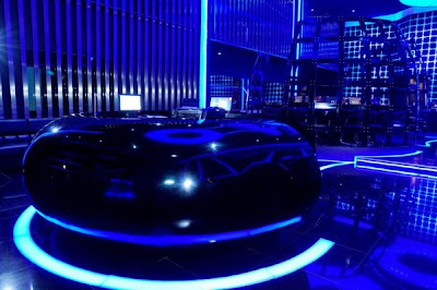 2 Cyber cafe yang super canggih ,terasa dalam Tron Legacy