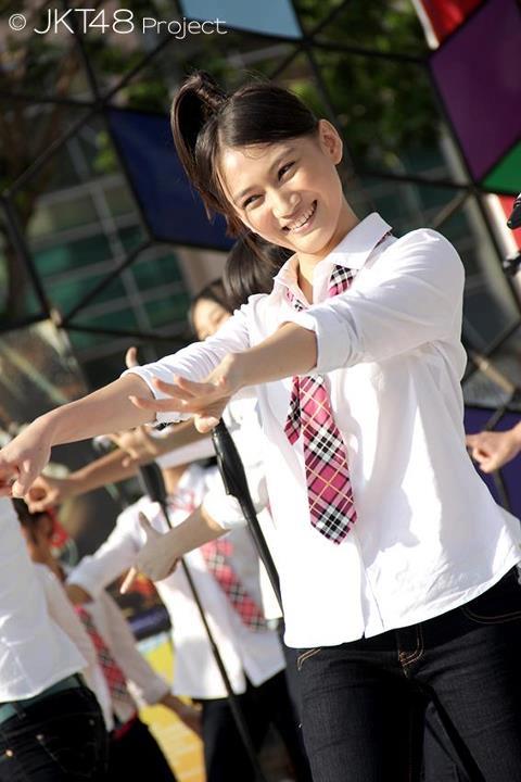 Biodata-dan-Foto-Foto-cantik-Melody-JKT-48-2.jpg