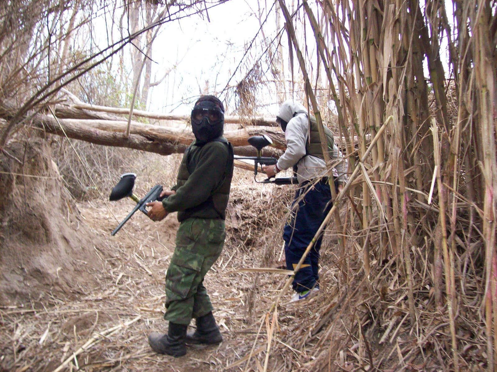 Mendoza Paintball FARDEROS VS. FRUTEROS VOLUNTARIOS DE CAMPO LOS ANDES