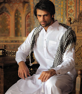 パキスタンの男性の衣装 カジュアル編 美男すぎる パキスタン衣装男子 30枚 かっこいい民族衣装 Naver まとめ