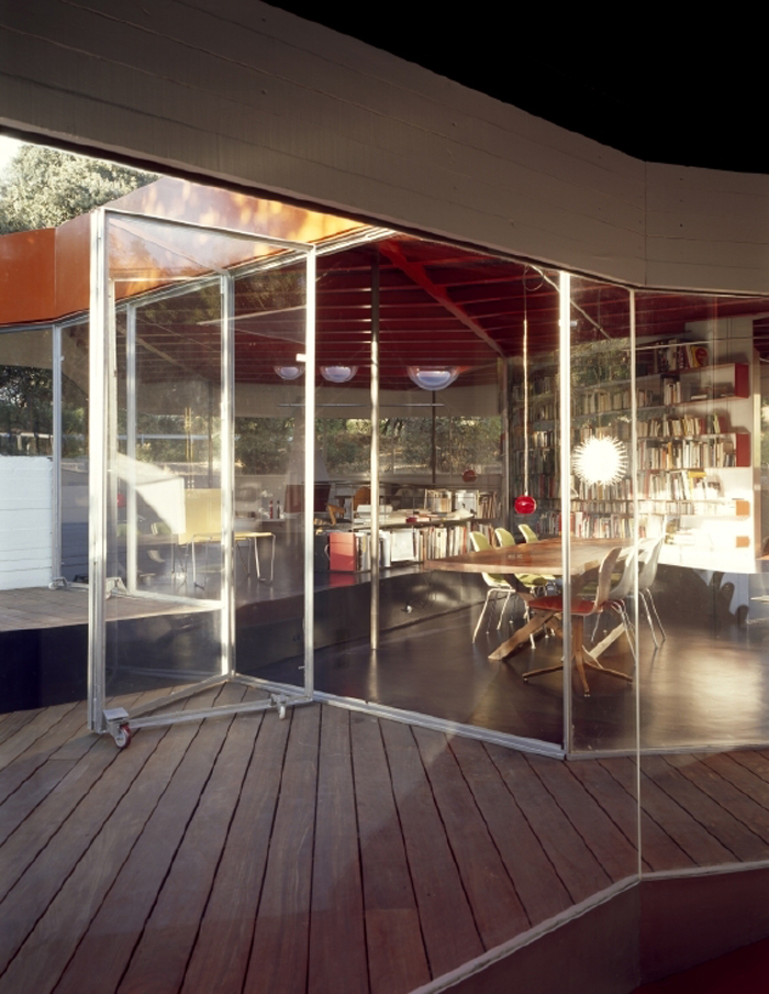 Silicon House with Natural Environment Inspiring Modern Home