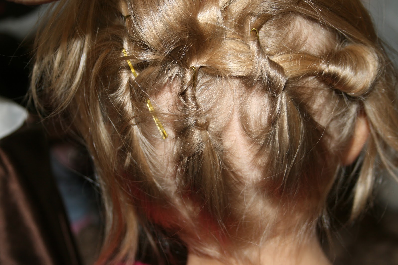 Little girl Hairstyle tutorial 7 Knot hair do