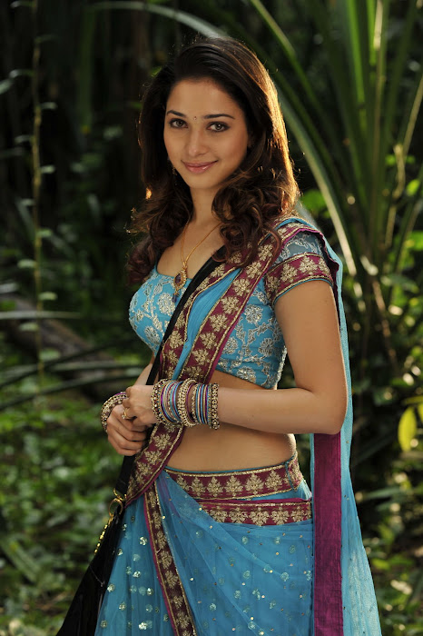 tamanna milky in saree spicy in racha unseen pics