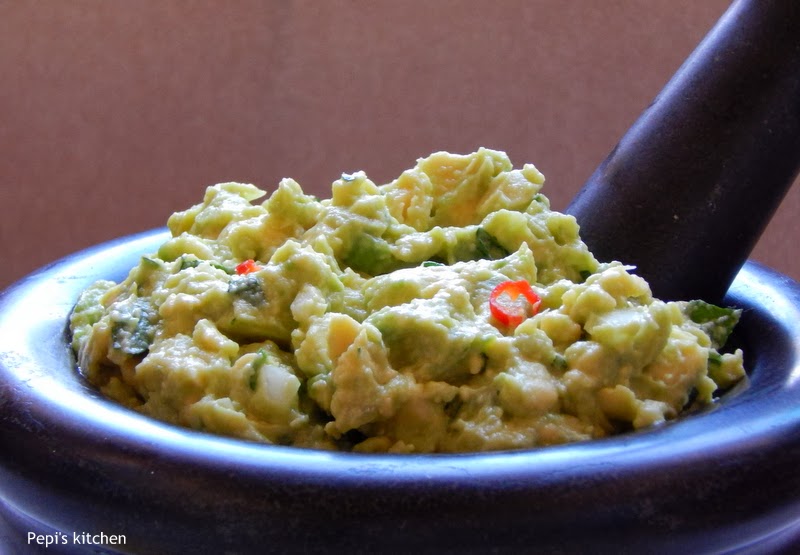 Pepi's kitchen in english Guacamole