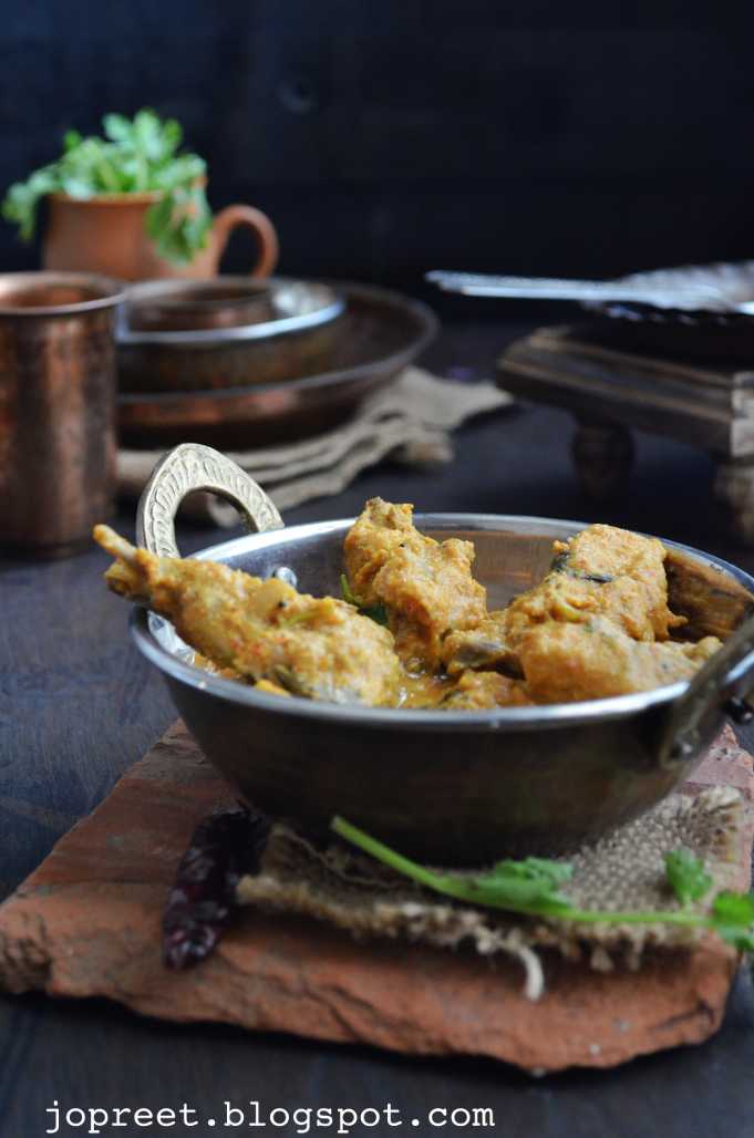 Mustard Chicken Gravy (Chicken cooked with Yellow Mustard Seeds