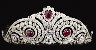 تيجان ملكية  امبراطورية فاخرة Cartier+swirl+cabochon+diamond+ruby+tiara