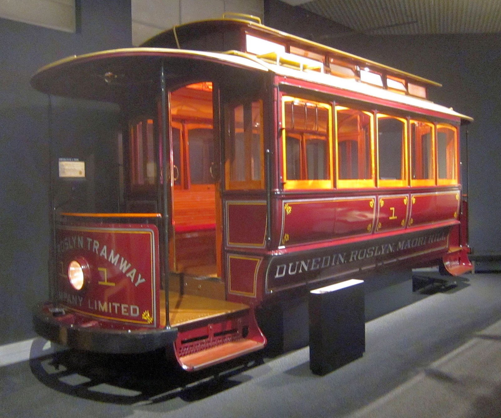 transpress nz Roslyn electric tram, Dunedin