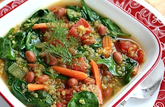 Low Calorie Pink Bean, Quinoa, and Spinach Soup #healthysouprecipe