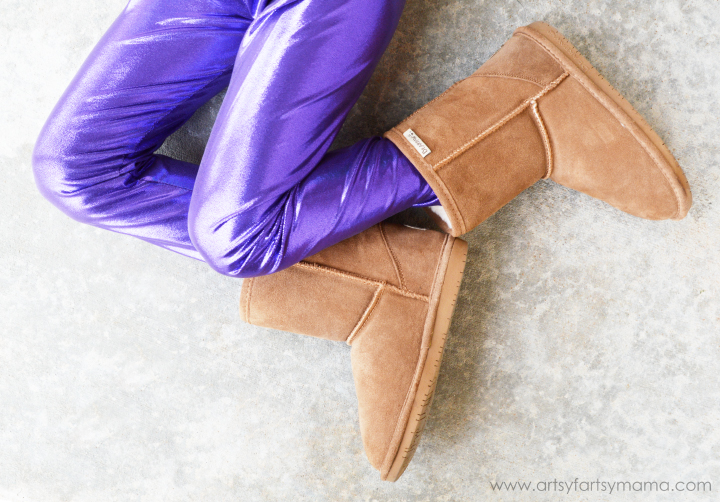 Easy DIY Leggings and Winter Shoe Shopping at artsyfartsymama.com #ohsofamous