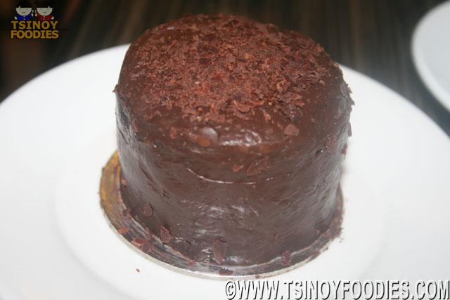 dark chocolate cake by frank and carols mini