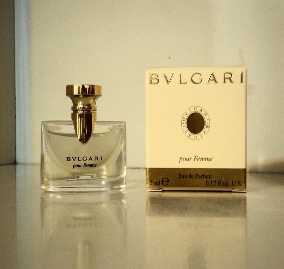 7 Daftar Parfum Wanita Terbaik Sepanjang Masa | Distributor Bibit