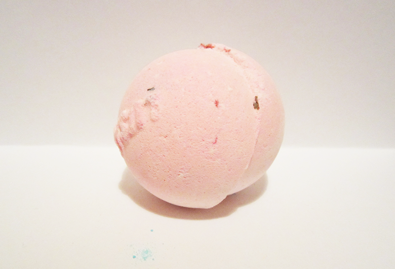 Review Lush's Rose Queen Bath Bomb VVNightingale