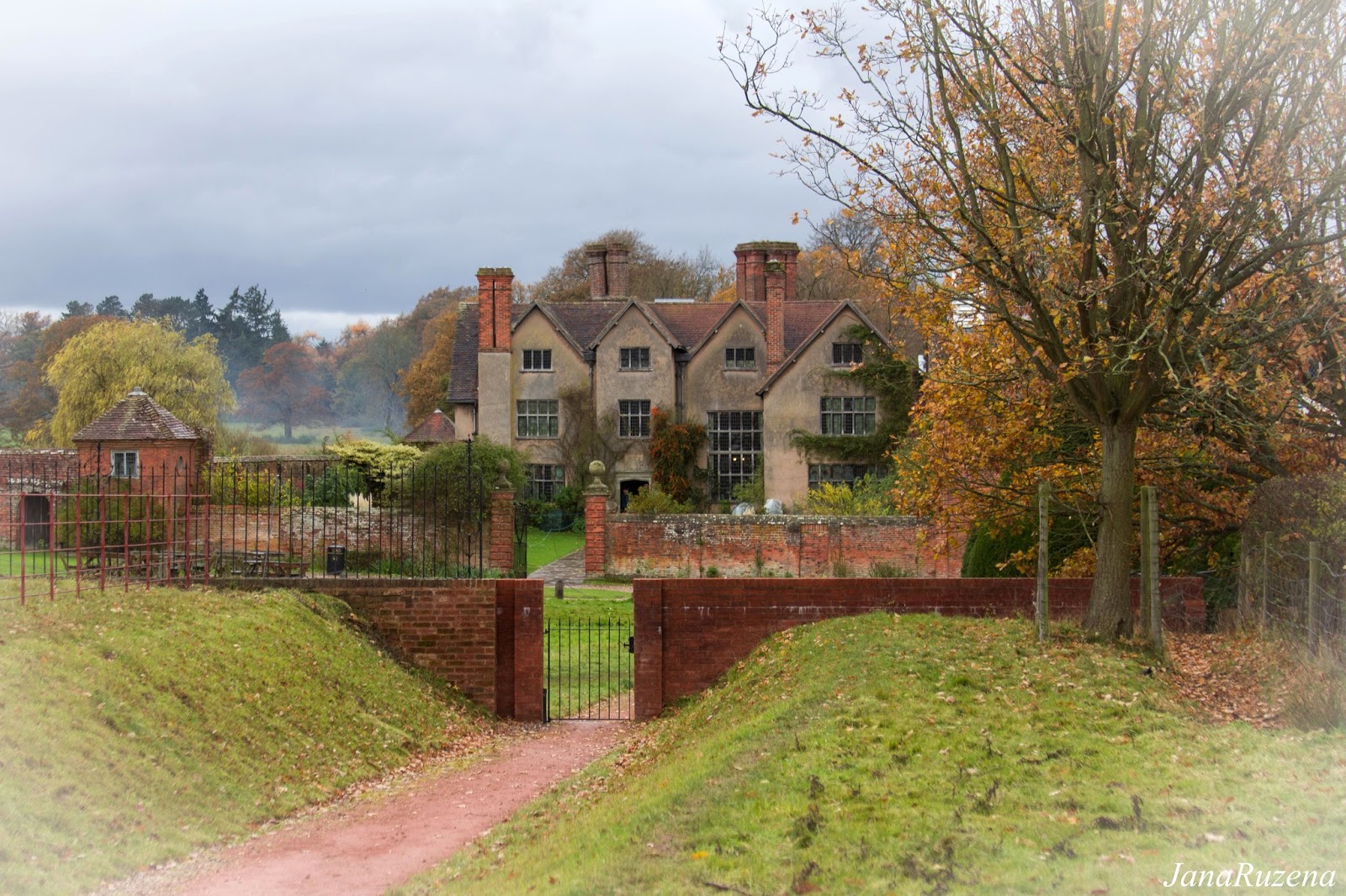 Escapes and Photography Packwood House's new Garden Kitchen Cafe