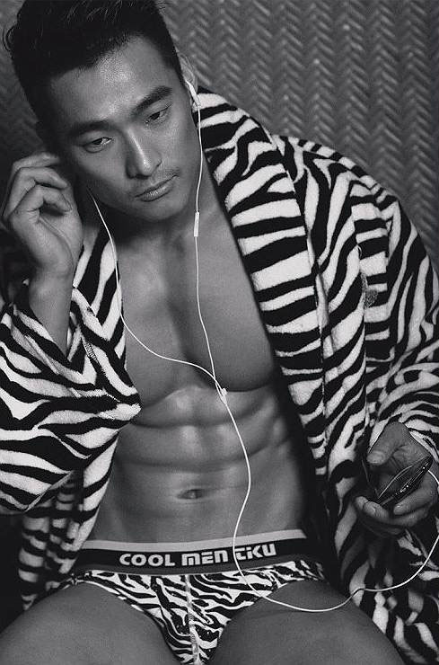 Saharat Kluabmas mr thailand sexy photo