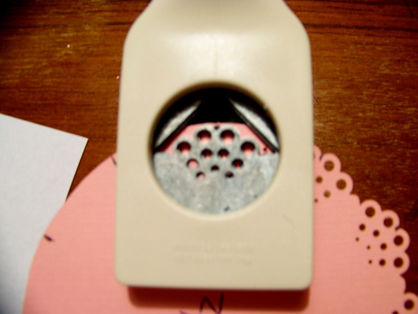 Ann Greenspan's Crafts Punch Around a Circle using Martha Stewart