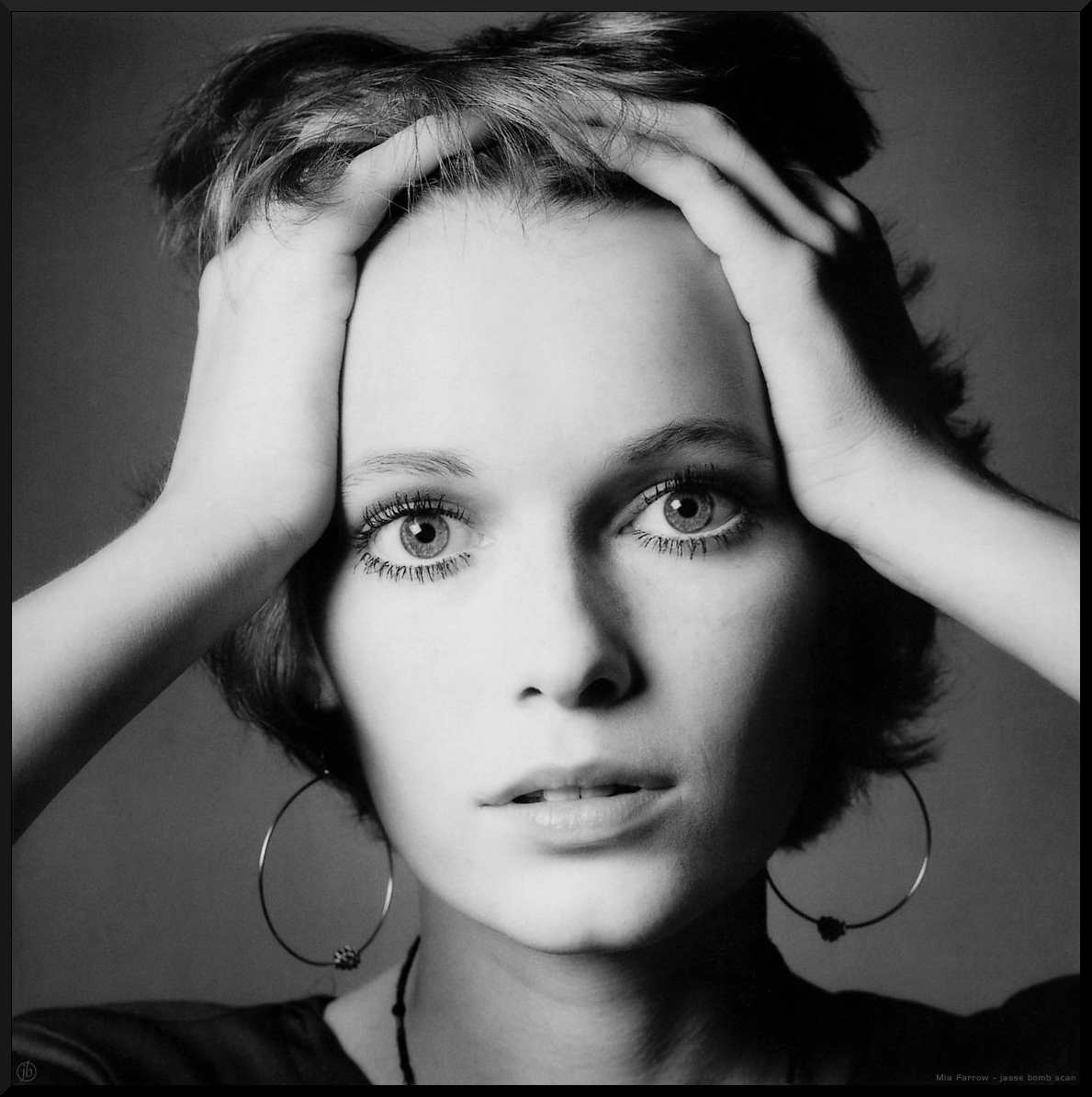 http://2.bp.blogspot.com/-iuDLIsgJTFw/Ta3kQxAL2WI/AAAAAAAAAfA/ChQUDggnQoY/s1600/mia_farrow01.jpg