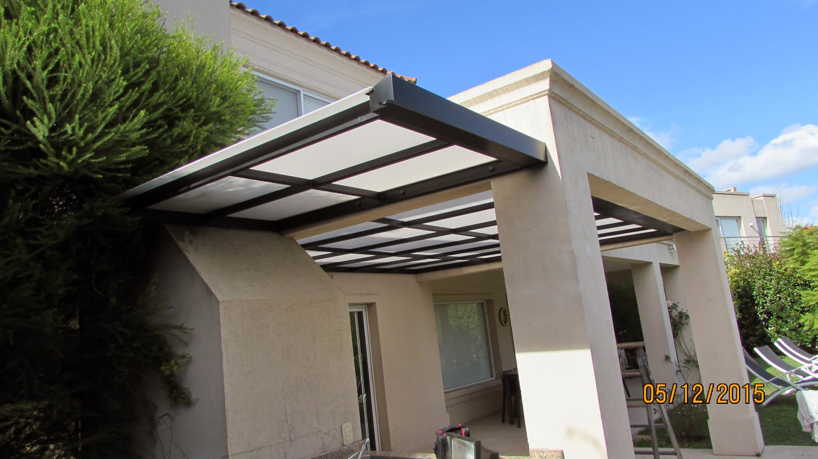 techo de policarbonato, pergolas, aleros Techo instalado en saint