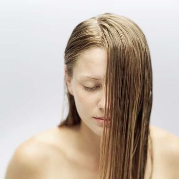 Short Knowledge How To Treat Greasy Hair
