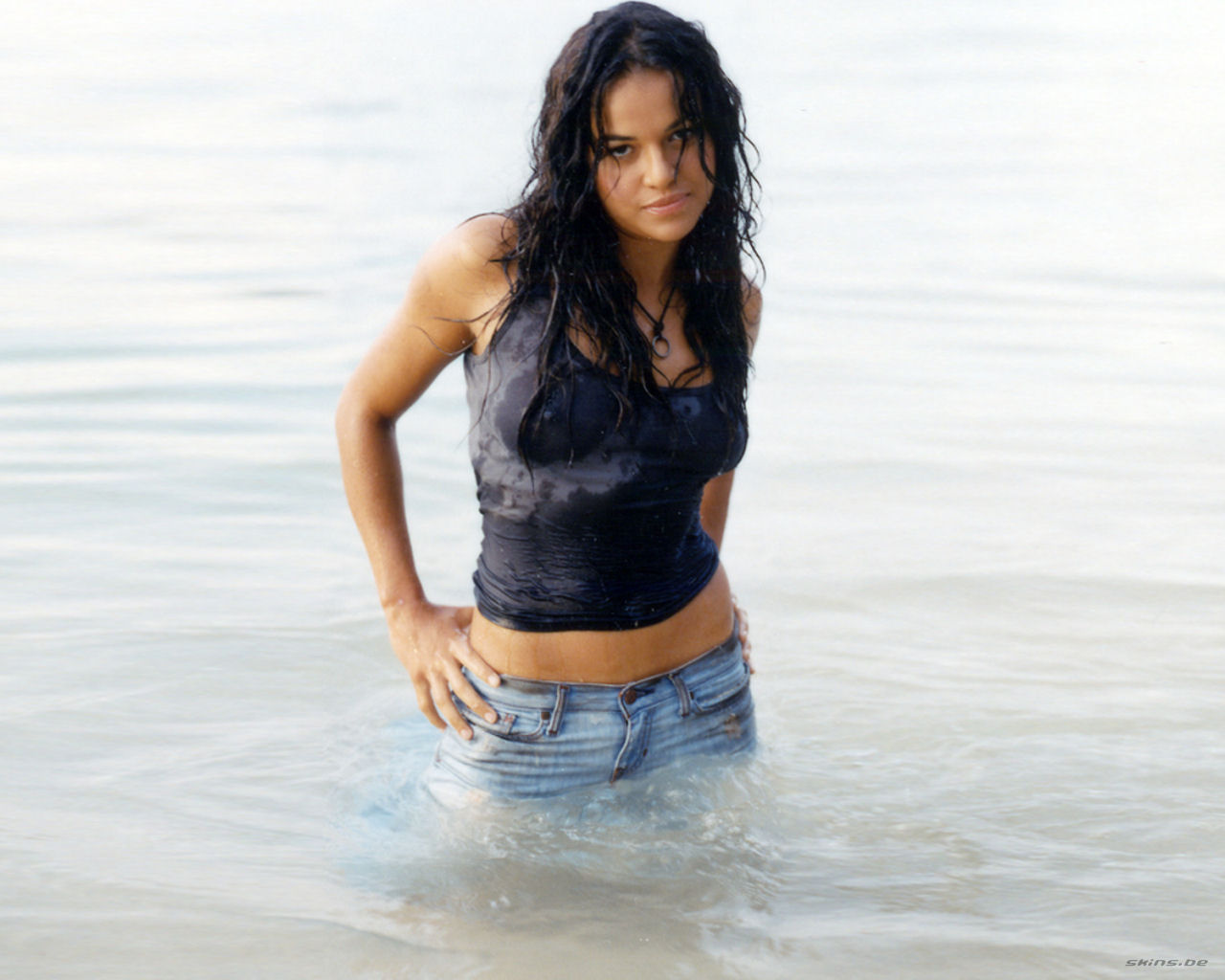 http://2.bp.blogspot.com/-iur8B4c3ID8/TmPyBrnwFKI/AAAAAAAAAQk/IsF-uPYxUxU/s1600/michelle-rodriguez-1280x1024-25903.jpg