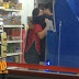 HOT : GAMBAR PEKERJA 7-ELEVEN KANTOI BERMESRAAN DENGAN PASANGAN SEMASA WAKTU KERJA...