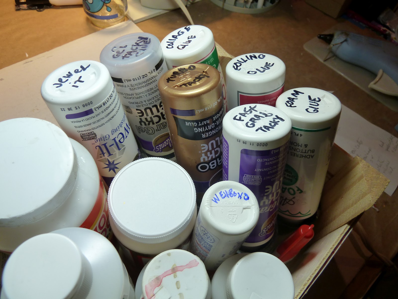 Make it easy crafts Recycled Glue Caddy