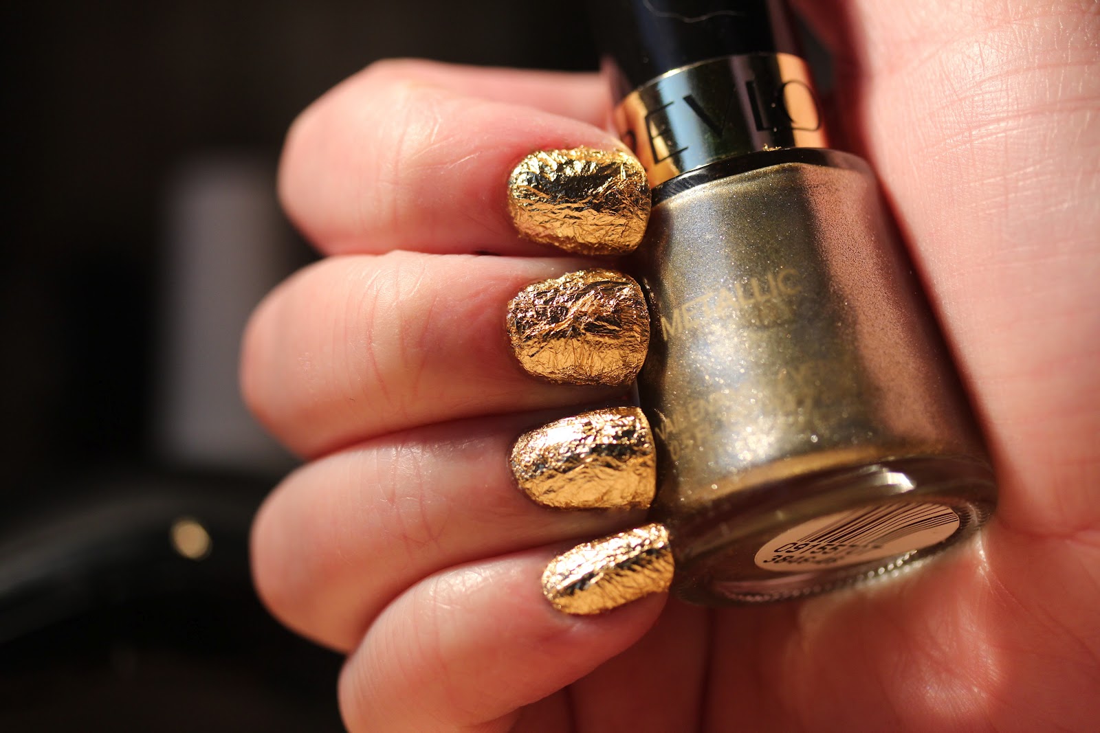 gold leaf nails