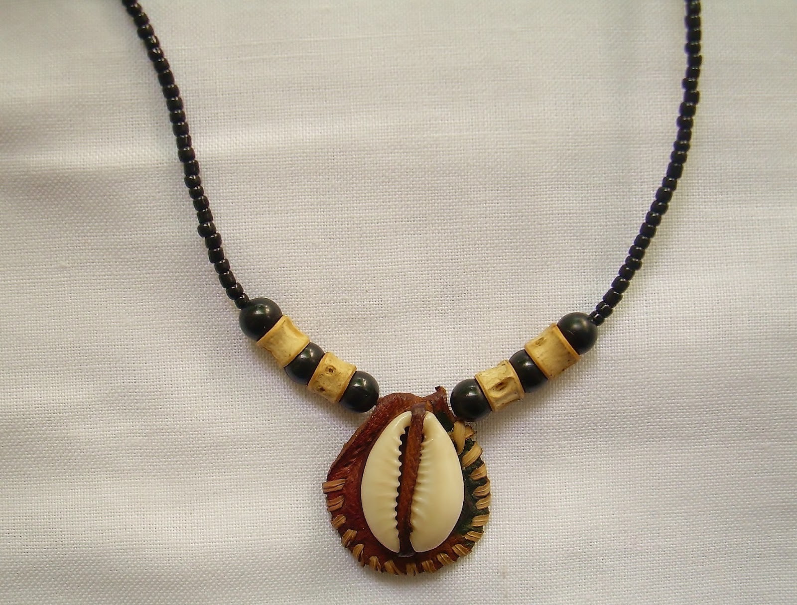 African jewelry   african necklaces African jewelry   african necklaces