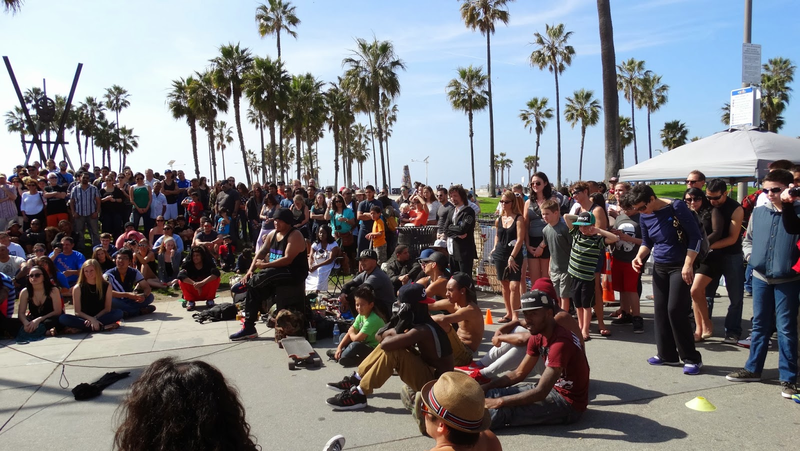 BellaBassFly The Famous LA Breakers Performing On Venice Beach Photo Blog