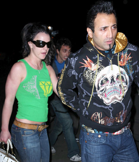 how is britney spears dating If i were to make a hypothetical list of requirements that a man who would have to meet in order to date the one and only britney spears it would. how is britney spears dating If i were to make a hypothetical list of requirements that a man who would have to meet in order to date the one and only britney spears it would.
