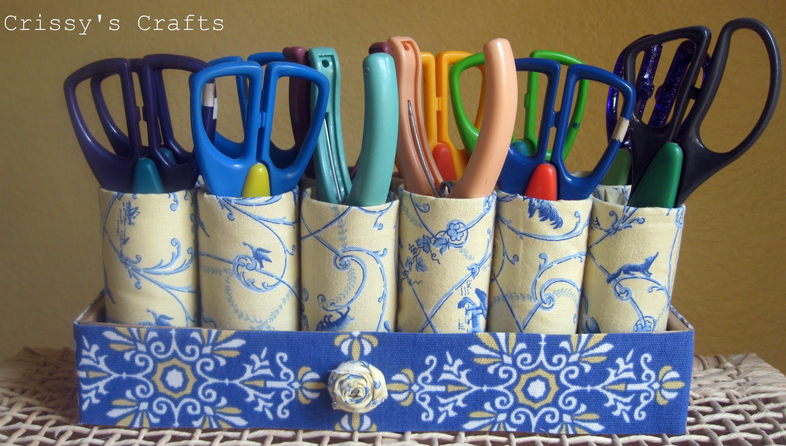 Things you can make from recycled materials We love making crafts with our kids and especially LOVE using materials from the recycle bin! This board is a collection of the best kids crafts made from recycled, re-used, and re-proposed materials.