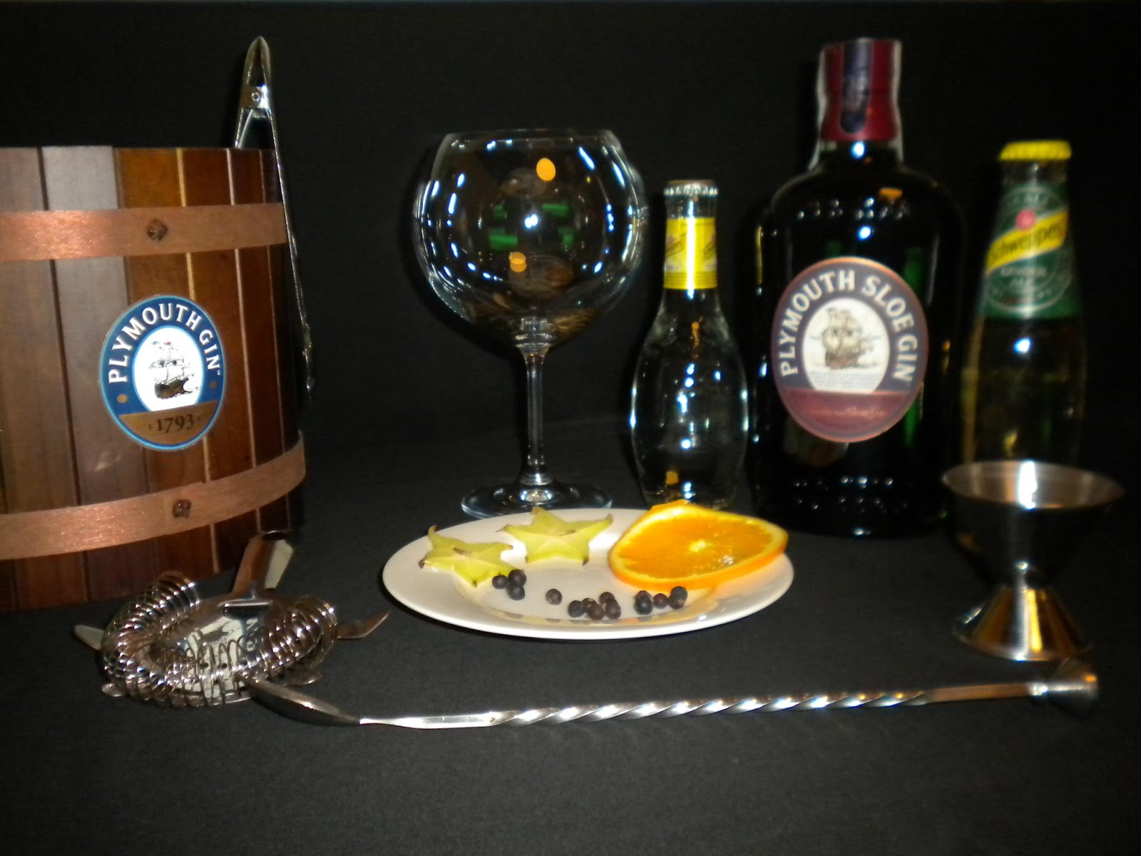 Preparación. Gin Tonic Plymouth Sloe Ginger Ale por Restaurante Le