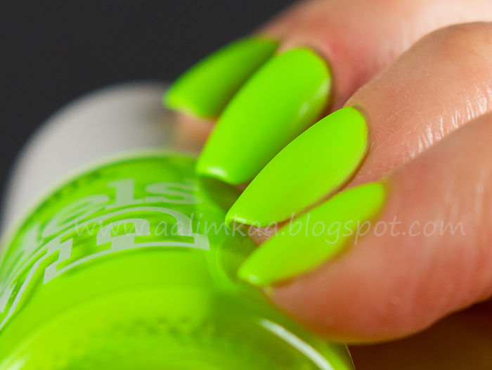 http://aalimkaa.blogspot.com/2014/04/models-own-flip-flop-kolekcja-polish.html