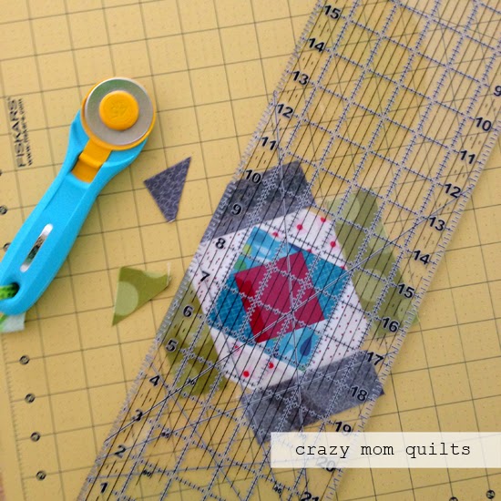 crazy mom quilts how to make a pineapple block (without paper piecing!)