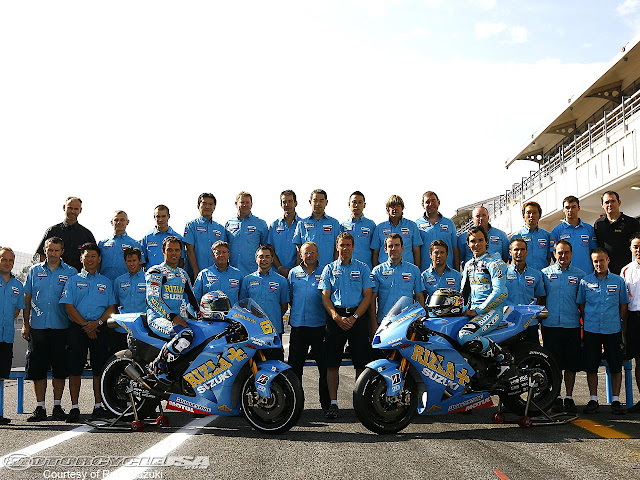 http://2.bp.blogspot.com/-j0fI1KZzuoM/TYYuUpOXT4I/AAAAAAAAAEM/b_xb82q1xdo/s1600/MotoGP-Estoril-Rizla-Suzuki.jpg