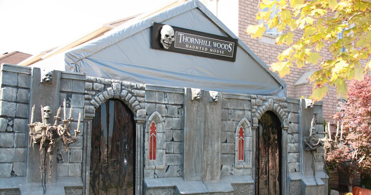 Thornhill Woods Haunted House Blog: MY FRONT ENTRANCE TO MY HAUNTED HOUSE