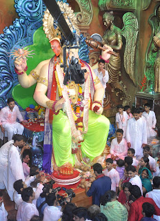 Ranbir Kapoor visits Lalbaugcha Raja, Mumbai