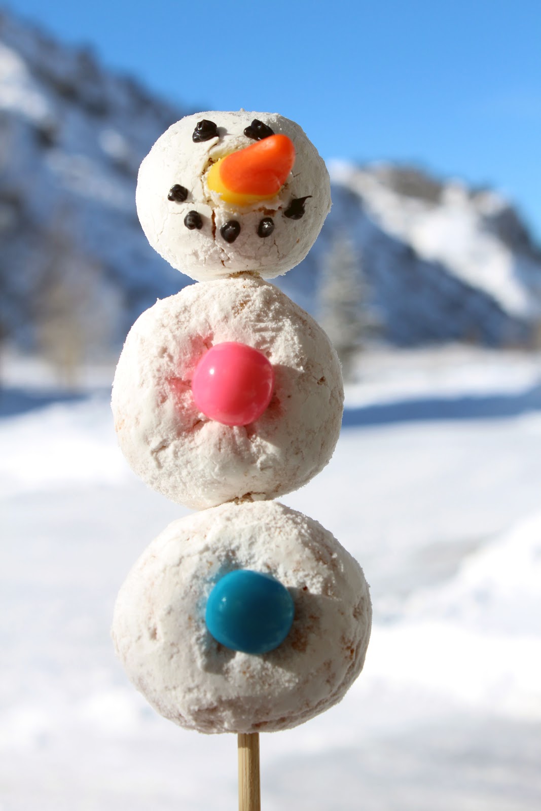 No Oven Required For These Snowmen Unless You Make Your Own Powdered Donuts It Was 14f This Morning The Oven Could Have Helped Heat The House No Oven Required For These Snowmen Unless You Make Your Own Powdered Donuts It Was 14f This Morning The Oven Could Have Helped Heat The House