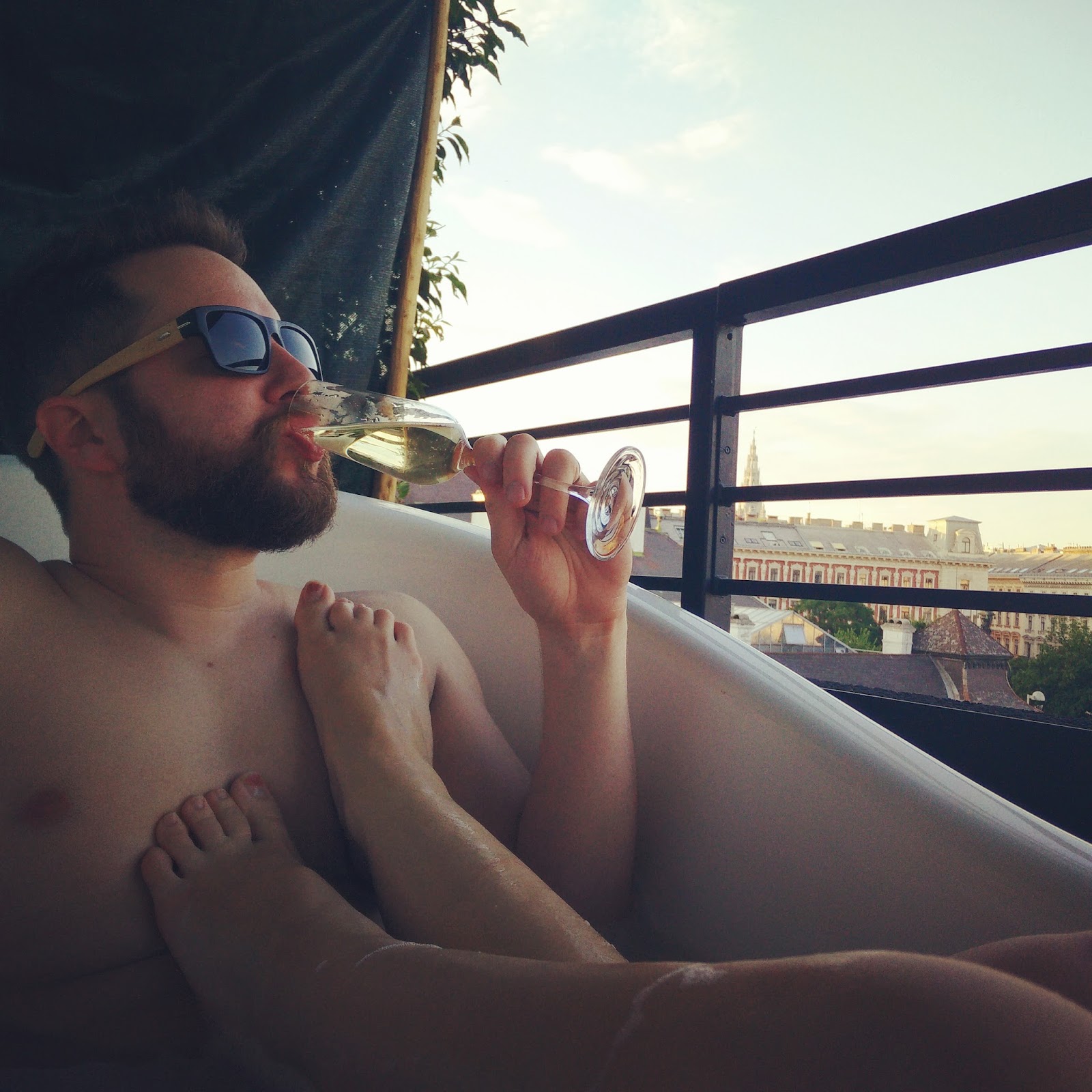 The Redhead Wird Zur Haargartnerin