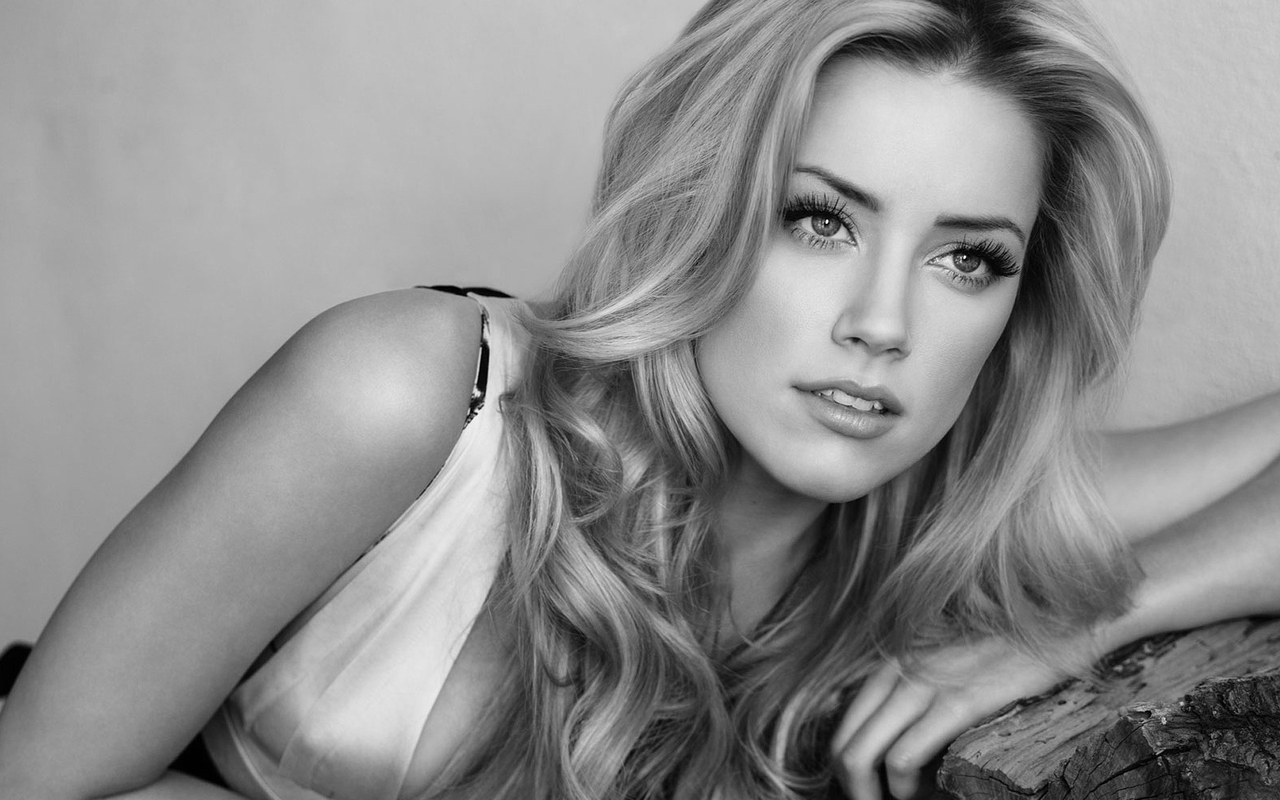 http://2.bp.blogspot.com/-j4VtrQdi8YM/UDkJi4YTtxI/AAAAAAAAKKE/OAS_L9JYfow/s1600/amber-heard-bw27.jpg
