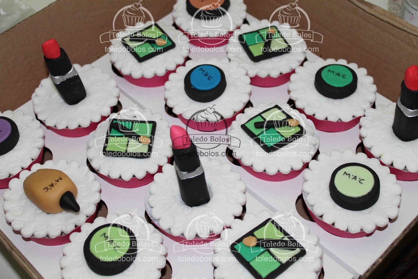 Toledo Bolos - Bolos decorados, Cupcakes e Doces personalizados para sua  festa no Rio de Janeiro: Bolo Minecraft