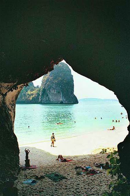 Paradise Beach 2: Around the World - Shockwavecom