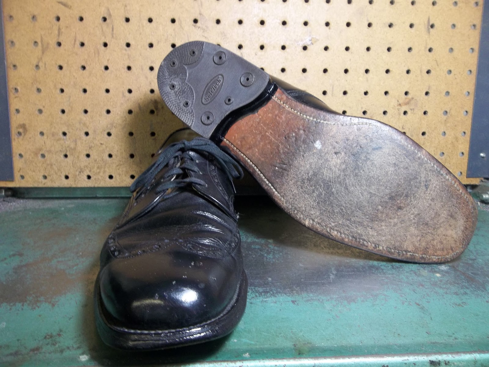 Edgewood Drive Shoe Repair WHAT IS A THOMAS HEEL?
