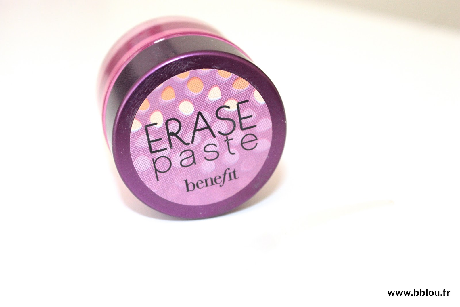 http://www.beautybylou.com/2014/01/revue-erase-paste-de-benefit-le.html
