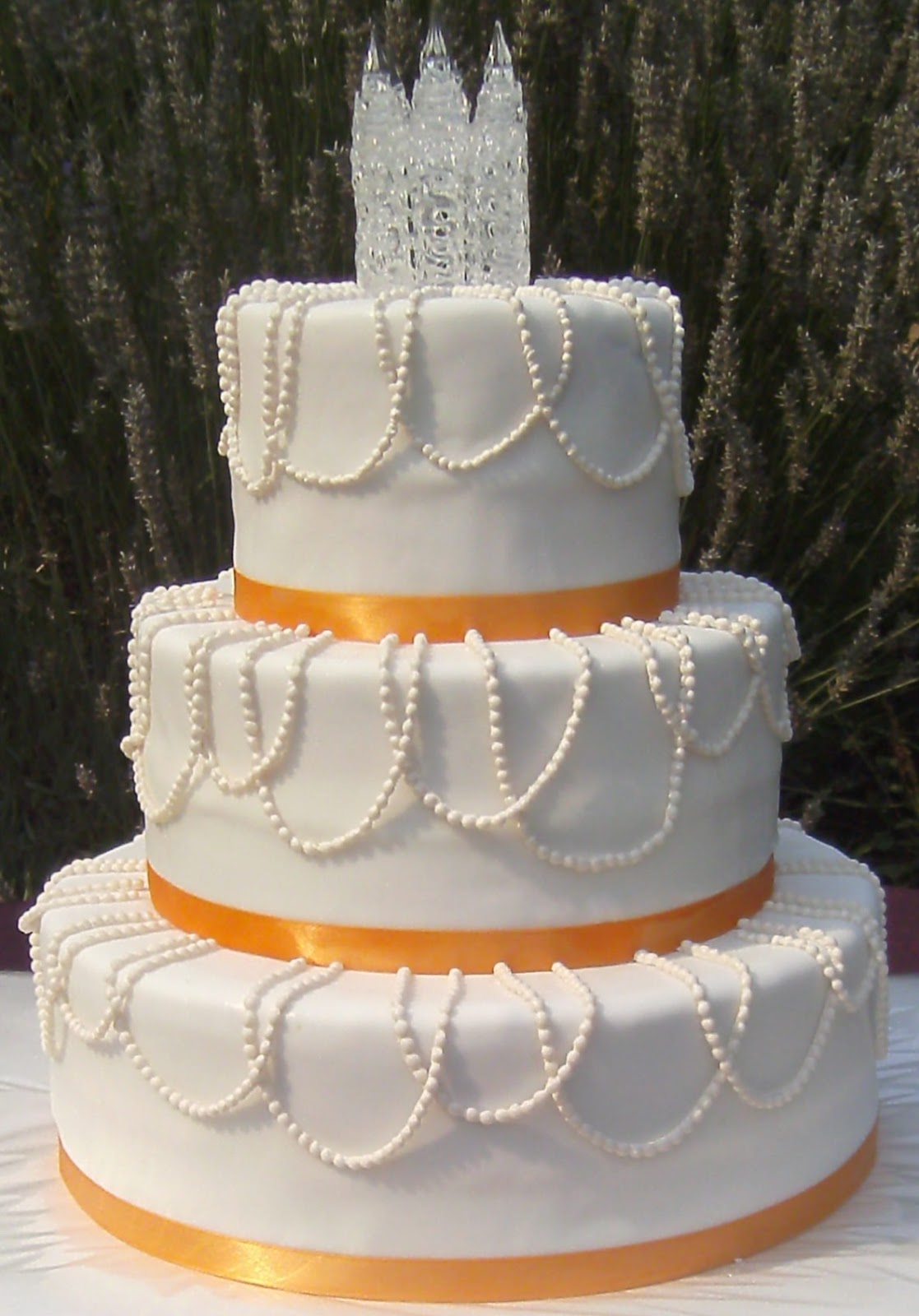 Fuzzy Cakes Wedding Cakes